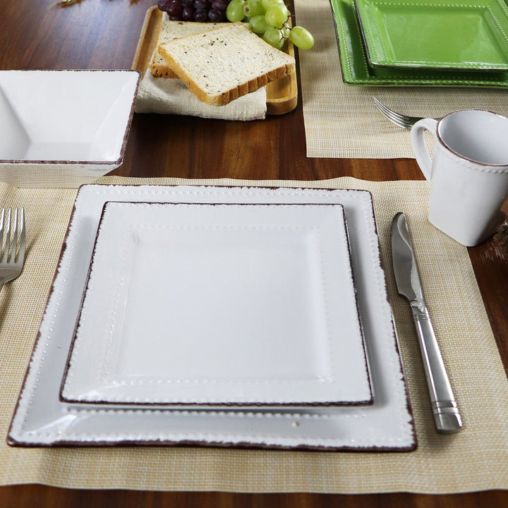 Dinnerware set